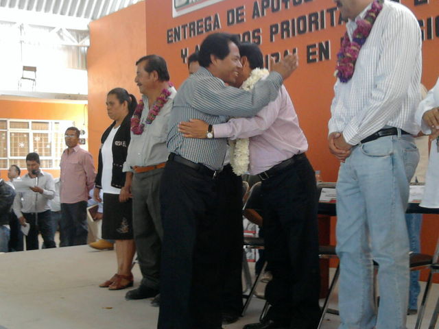 ENTREGA DE ESTIMULOS A LA CALIDAD DOCENTE POR LIC. MARIO MARIN TORRES, GOBERNADOR DEL ESTADO DE PUEBLA, EN EL AUDITORIO DE CHICHIQUILA