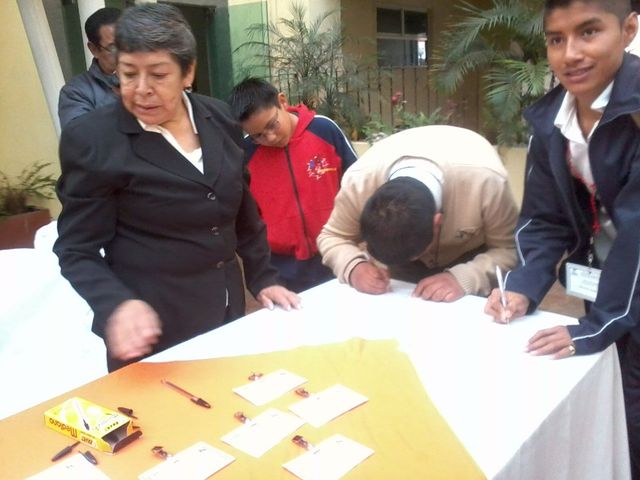 Desayuno ofrecido por la Dirección de Educación Telesecundaria a los alumnos distinguidos del estado.