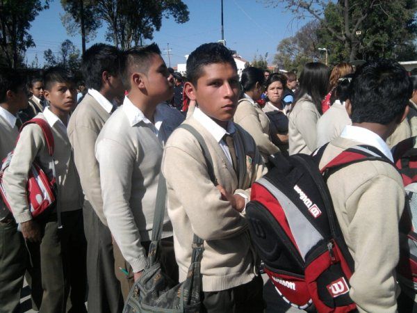 SERGIO REYES HERNANDEZ.- SUSTENTANTE DE LA OLIMPIADA MEXICANA DE HISTORIA 2010. 2º ETAPA