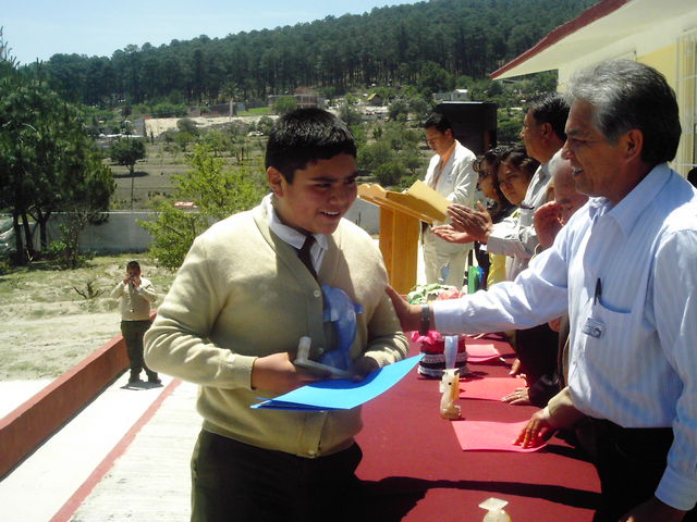 MTRA. EDITH PERALTA MENDEZ, JOSE MARIA VAZQUEZ GARCIA Y PAPA PROFR. BENITO VAZQUEZ  