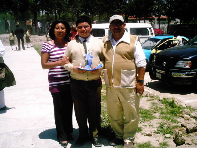 MTRA. EDITH PERALTA MENDEZ, JOSE MARIA VAZQUEZ GARCIA Y PAPA PROFR. BENITO VAZQUEZ  